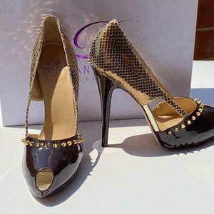 Ryan Haber peep toe spiked pump